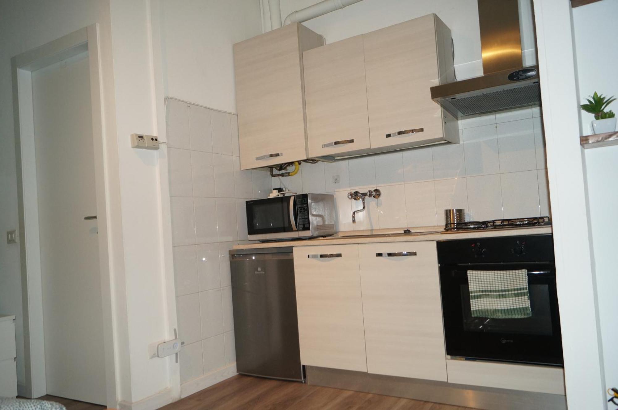 Apartamento House Naviglio Quattro Milán Exterior foto