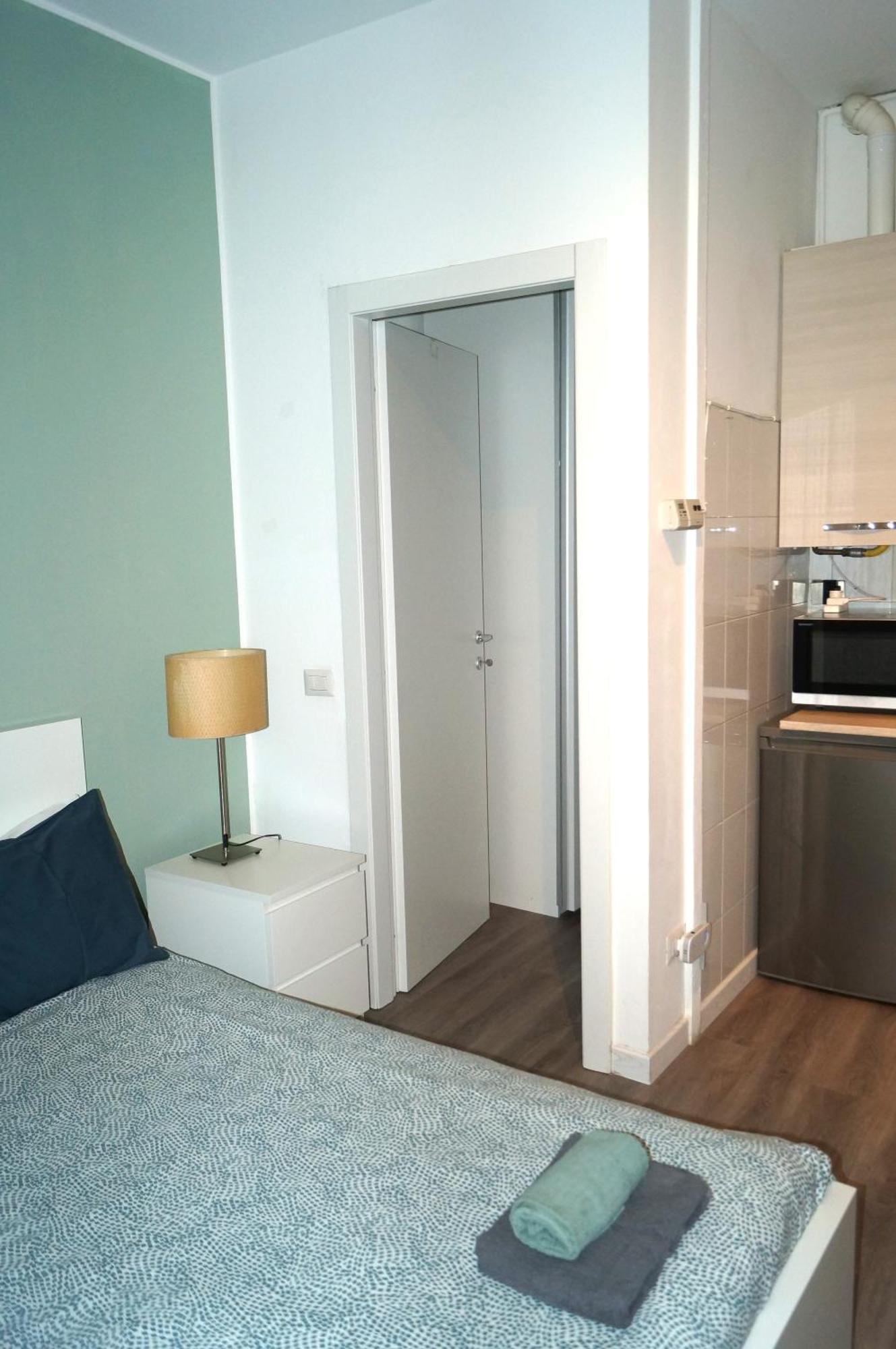 Apartamento House Naviglio Quattro Milán Exterior foto